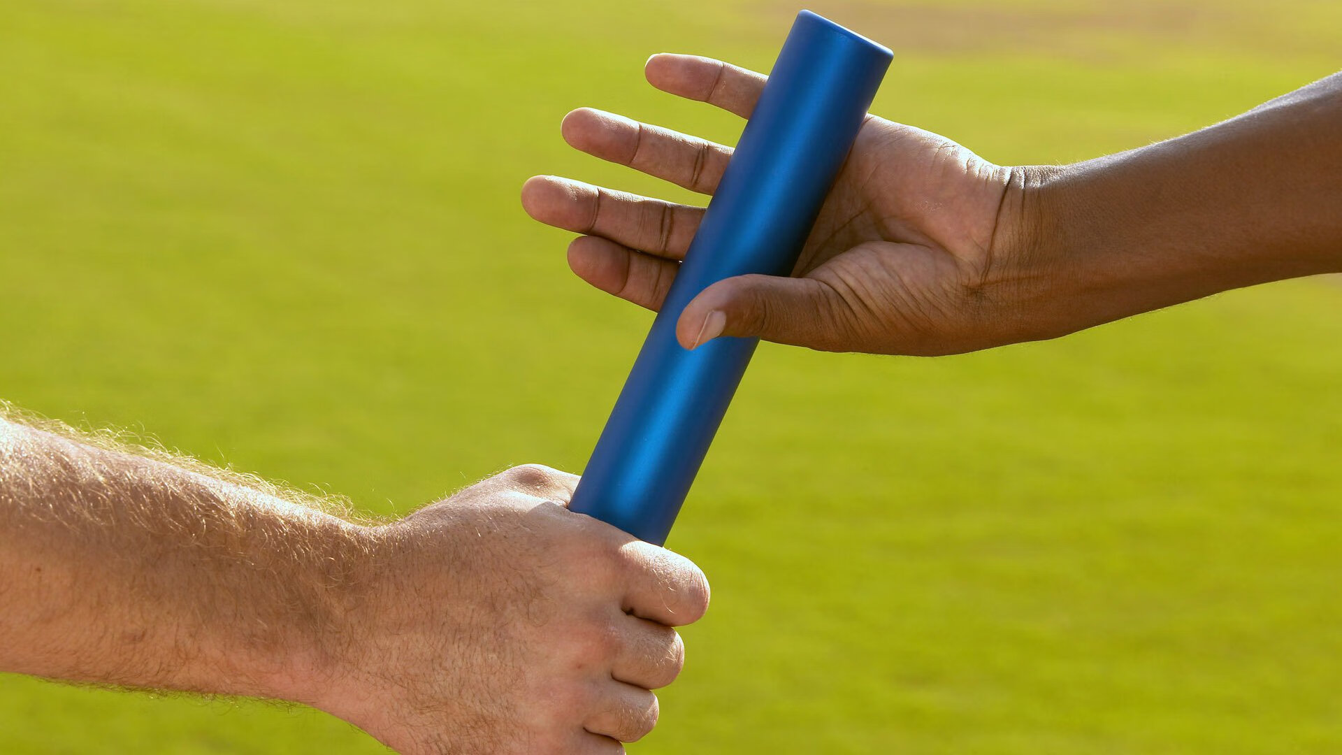 _珍贵比赛瞬间集锦：历史性胜利瞬间回顾_，珍贵无比的比赛录像